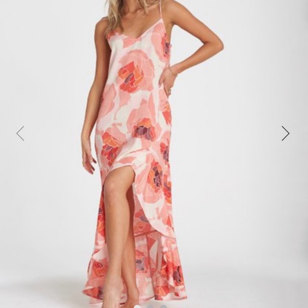 NWT Billabong Floral Dress